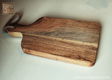 Load image into Gallery viewer, NATURAL WOOD CUTTING BOARD - RECTANGLE SHAPE