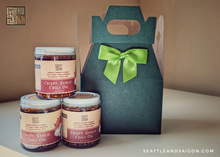Load image into Gallery viewer, GREENERY GIFT SET OF MOUTH-WATERING CRISPY GARLIC CHILI OIL