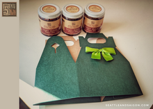 Load image into Gallery viewer, GREENERY GIFT SET OF MOUTH-WATERING CRISPY GARLIC CHILI OIL