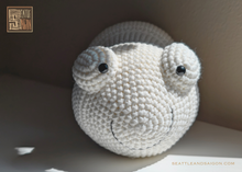 Load image into Gallery viewer, COCONUT CATERPILLAR CROUCHET