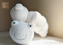 Load image into Gallery viewer, COCONUT CATERPILLAR CROUCHET