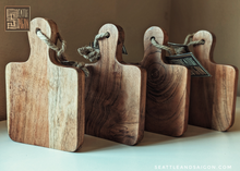 Load image into Gallery viewer, MINI NATURAL WOODEN BOARD IN SQUARE SHAPE