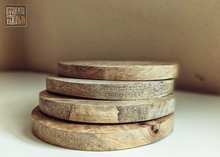 Load image into Gallery viewer, NATURAL WOOD COASTER SET