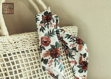 Load image into Gallery viewer, NATURAL WOVEN STRAW HANDBAG IN CREAMY WHITE