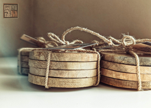Load image into Gallery viewer, NATURAL WOOD COASTER SET