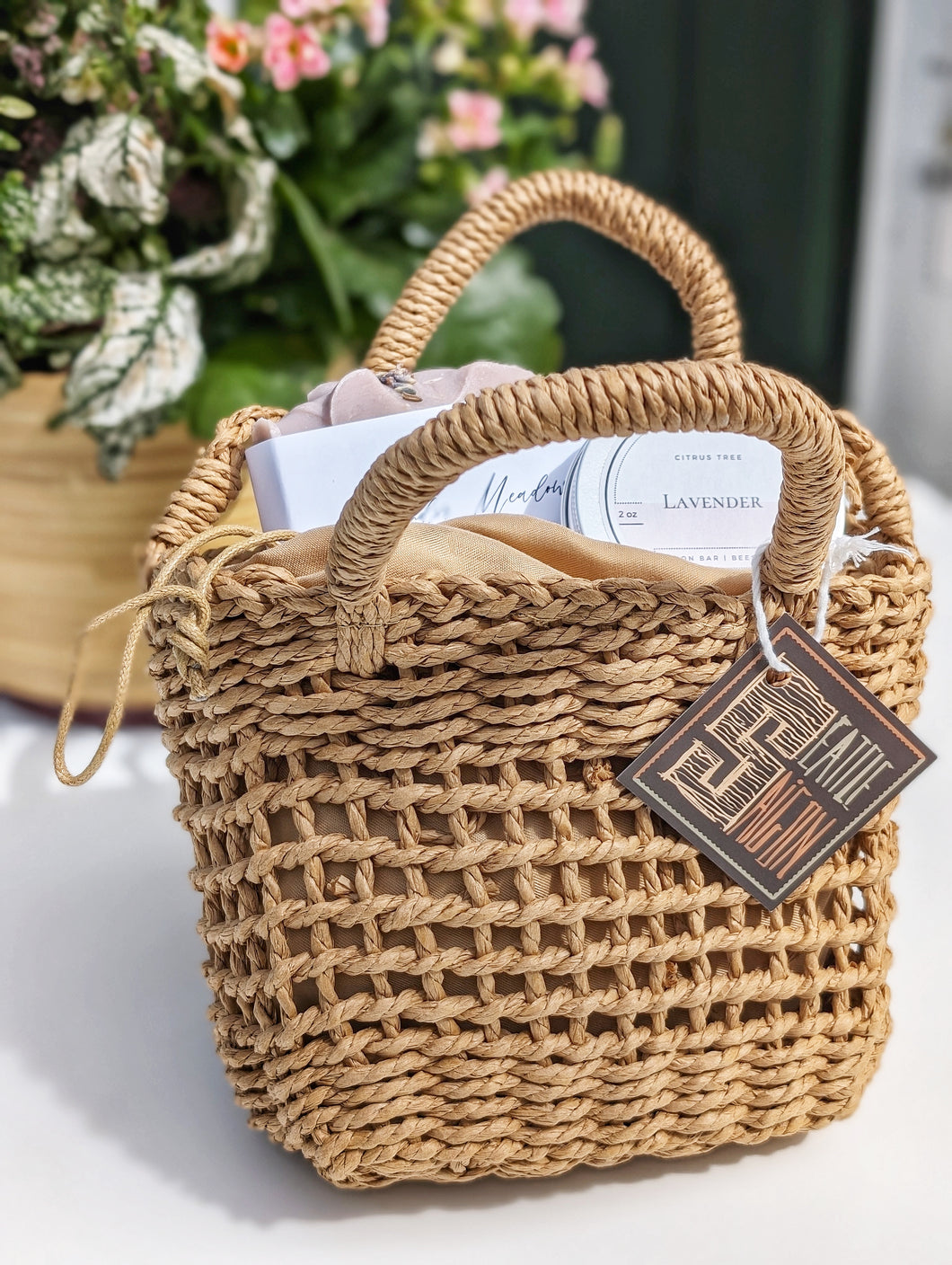 NATURAL WOVEN HANDBAG